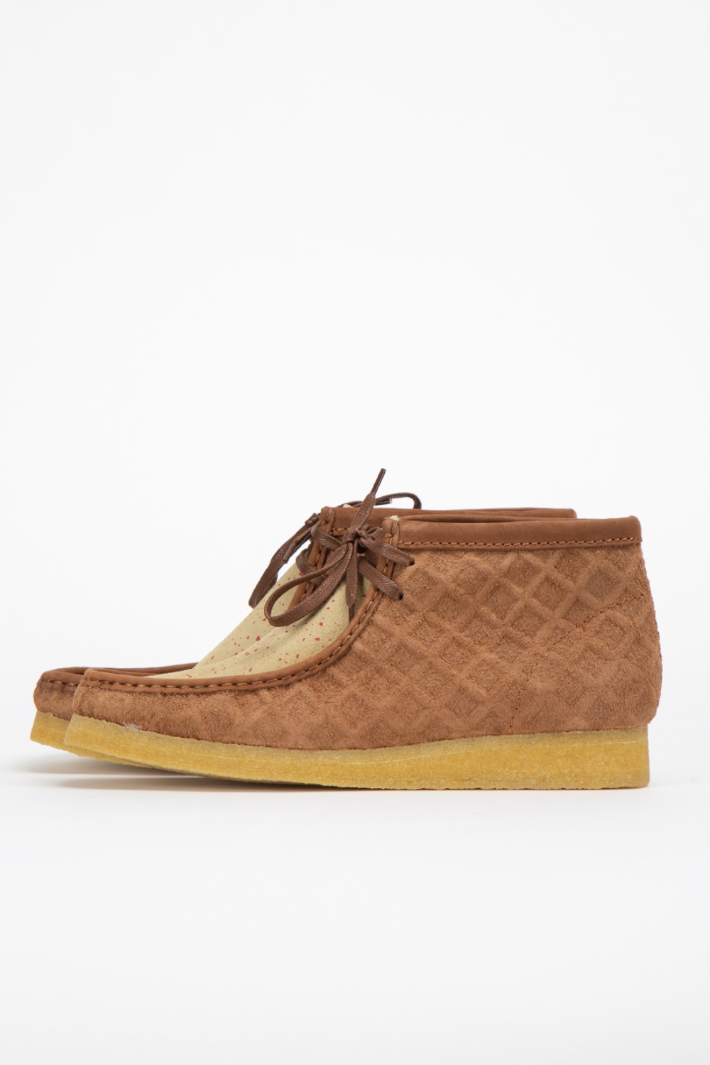 (SWEET CHICK) WALLABEE BOOT BROWN/RED
